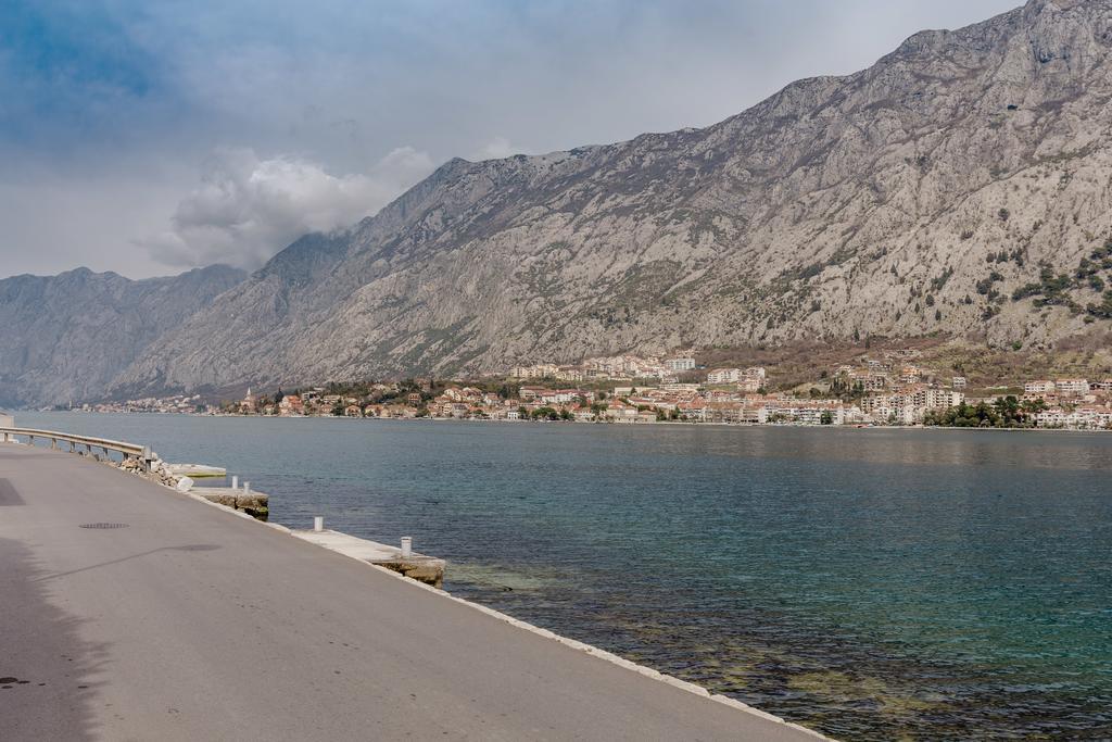 Sea Holiday Muo With Sea And City View Котор Екстериор снимка